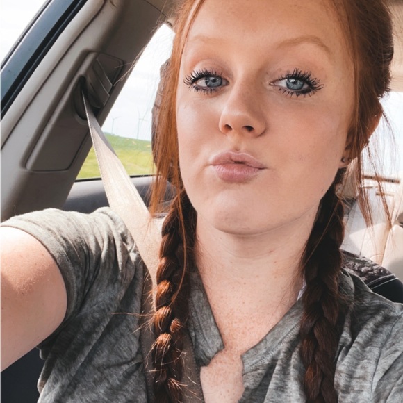 Meet your Posher, Taylor - Picture 1 of 1